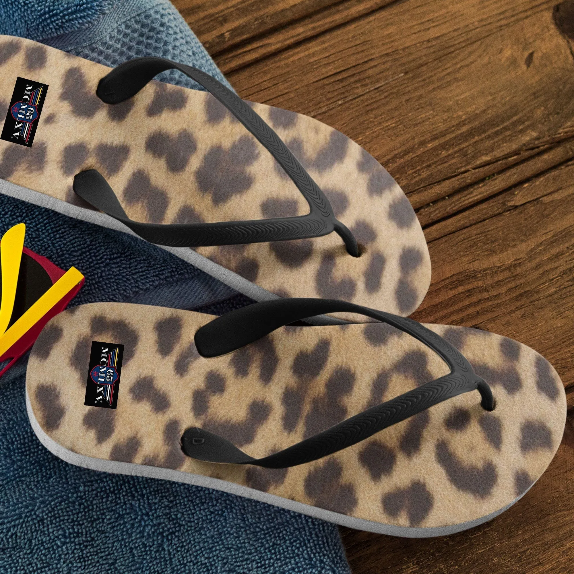 65 MCMLXV Unisex Jaguar Animal Print Flip-Flops