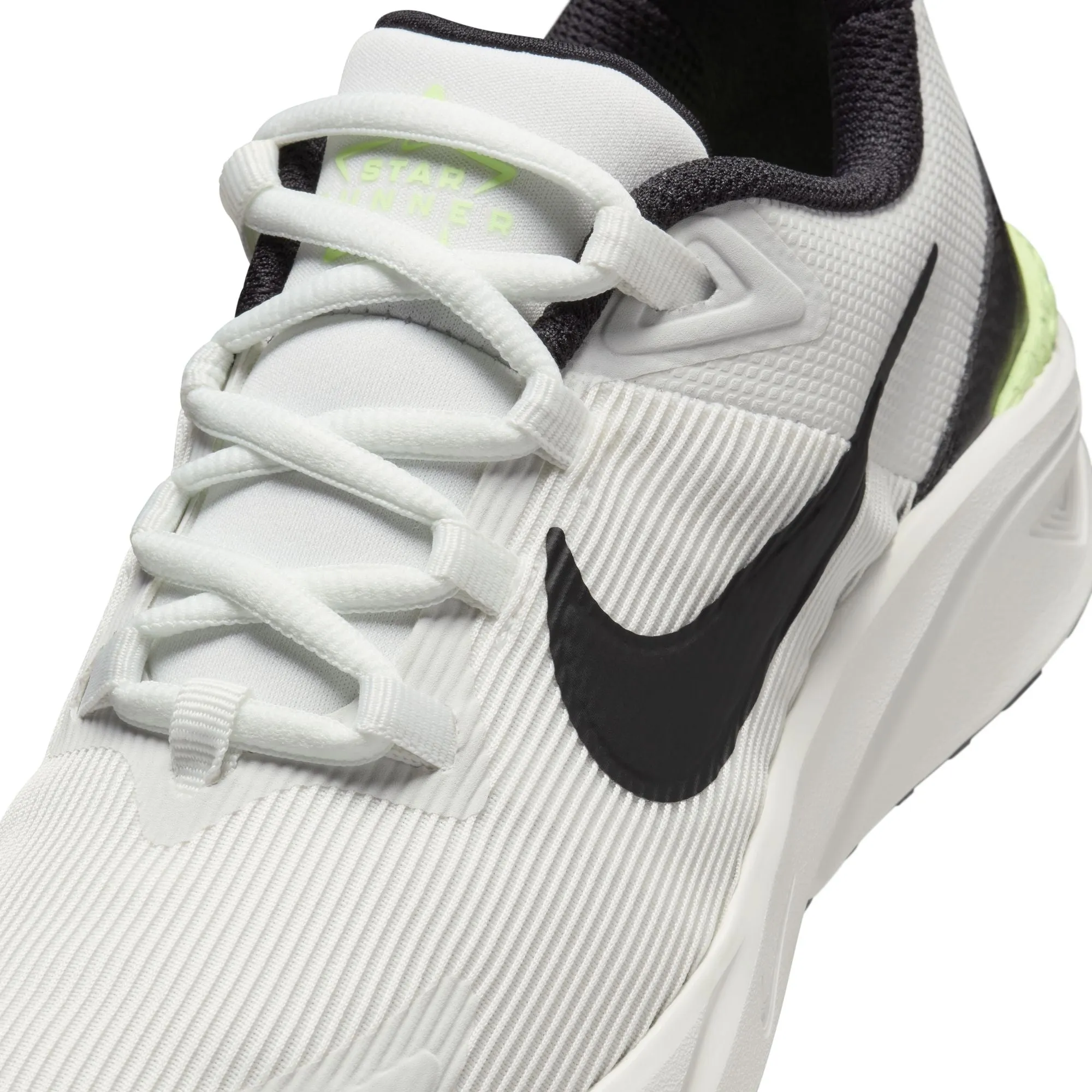 Boys' Nike Youth Star Runner 4