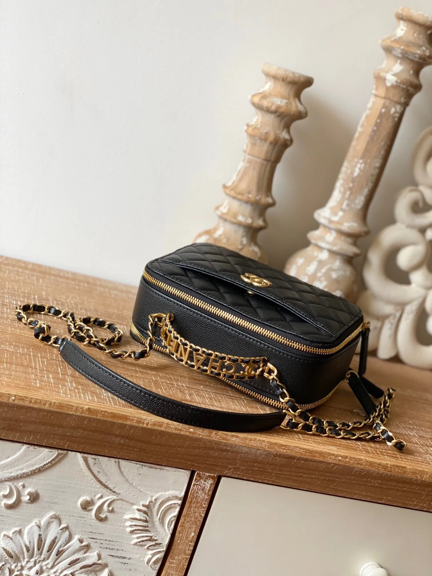 CHL Small Vanity Case Gold Hardware Black For Women, Women&#8217;s Handbags, Shoulder Bags 5.9in/15cm AS3228 B08008 94305