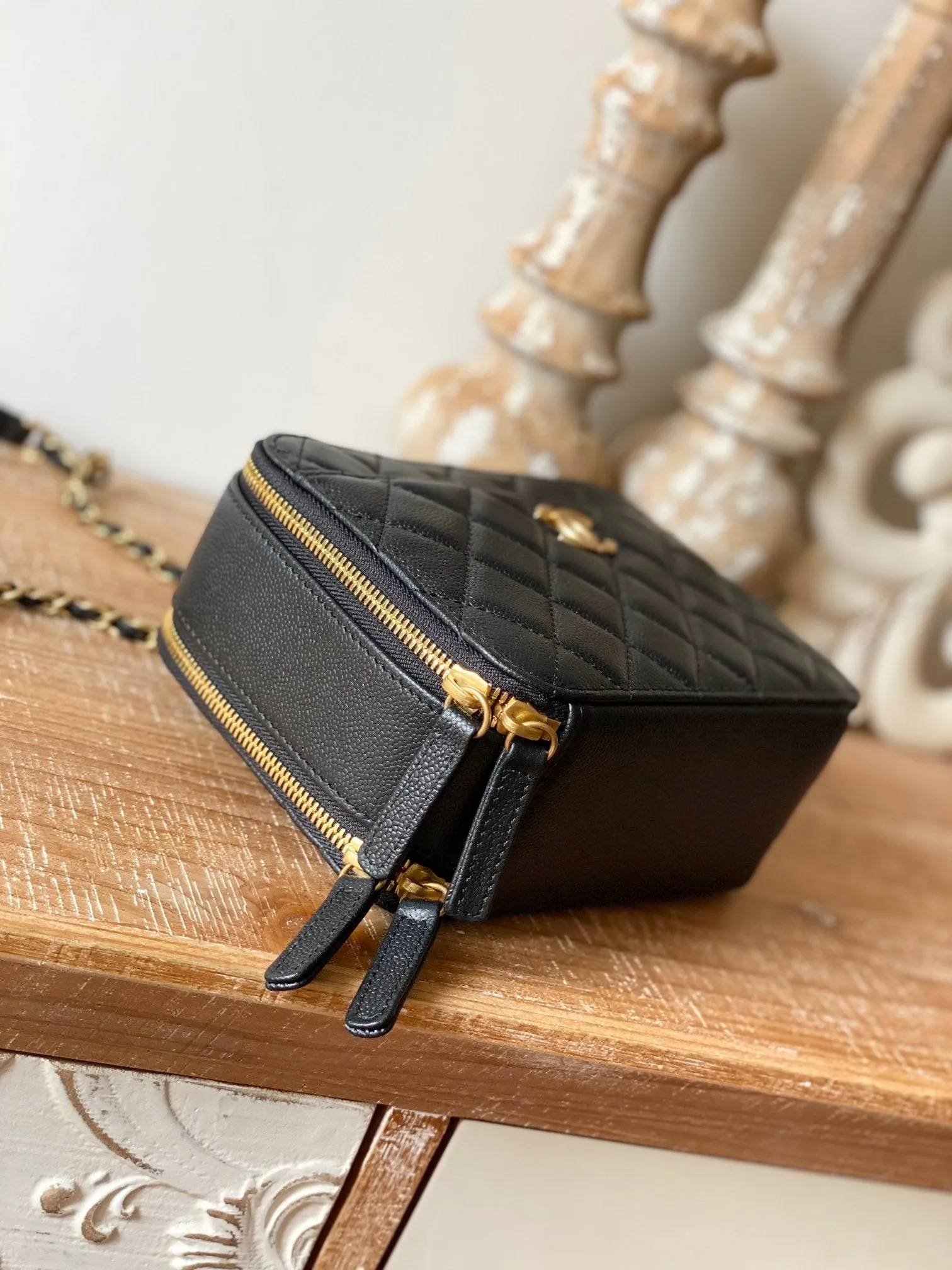 CHL Small Vanity Case Gold Hardware Black For Women, Women&#8217;s Handbags, Shoulder Bags 5.9in/15cm AS3228 B08008 94305