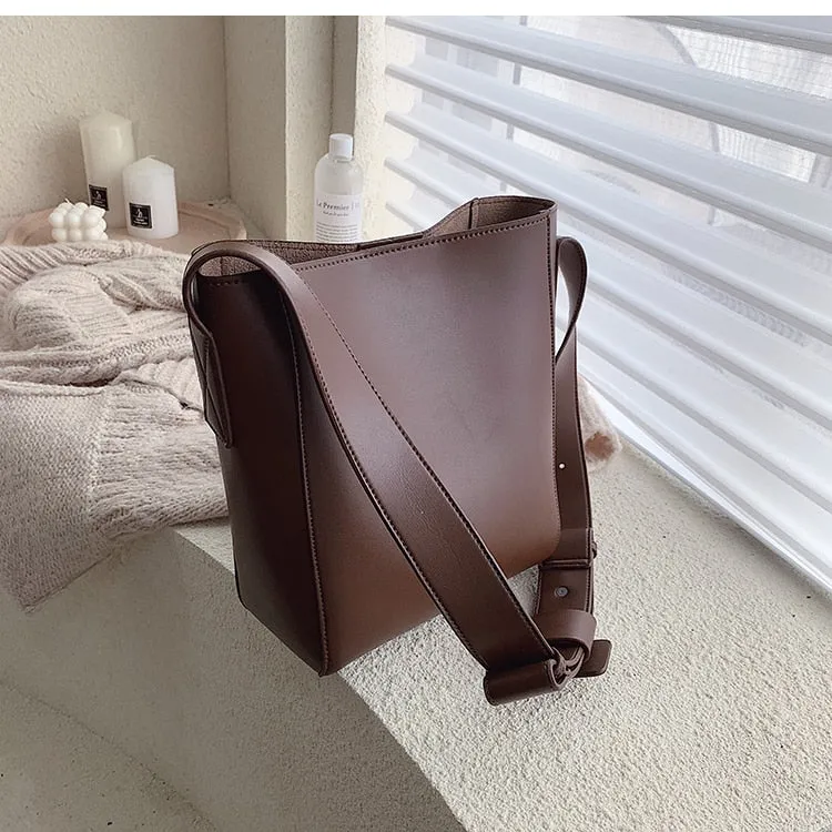Christmas Gift casual wide strap bucket bag designer women shoulder bags luxury pu crossbody bag large capacity messenger bag simply purse 2021