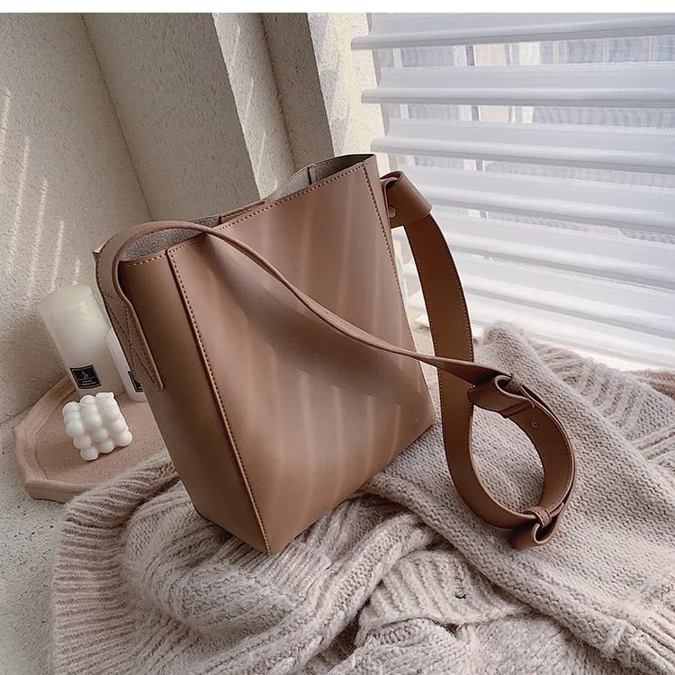 Christmas Gift casual wide strap bucket bag designer women shoulder bags luxury pu crossbody bag large capacity messenger bag simply purse 2021