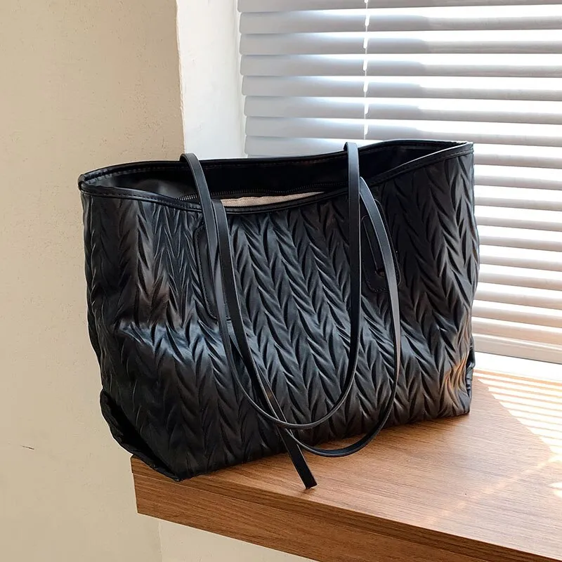 Large-Capacity Black Bag Handbags Women's Bag LEFTSIDE Winter  Fashion New Style Fashion All-Match Simple Shoulder Bag Tote Bag