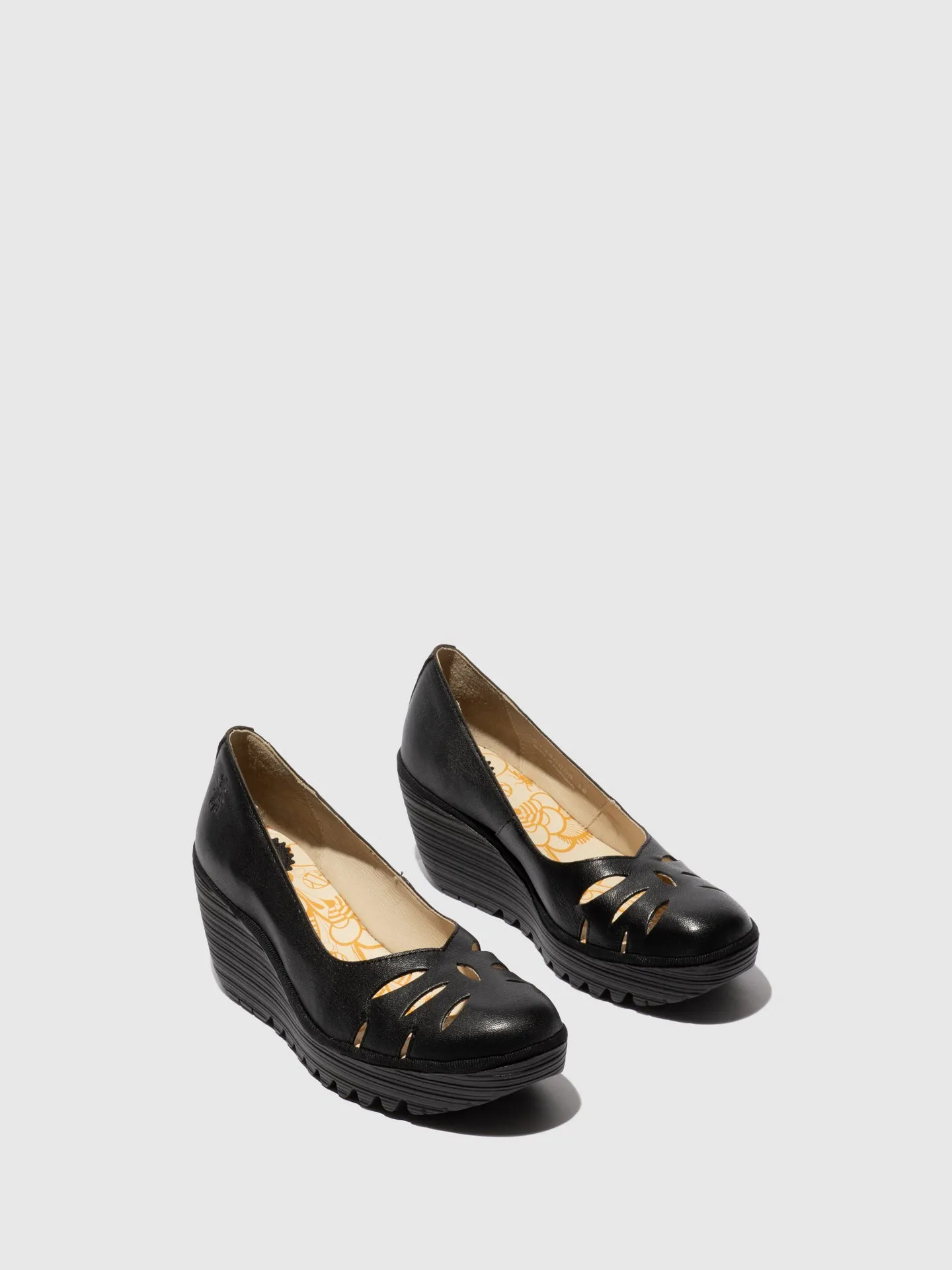 Slip-on Shoes YUBI480FLY BLACK
