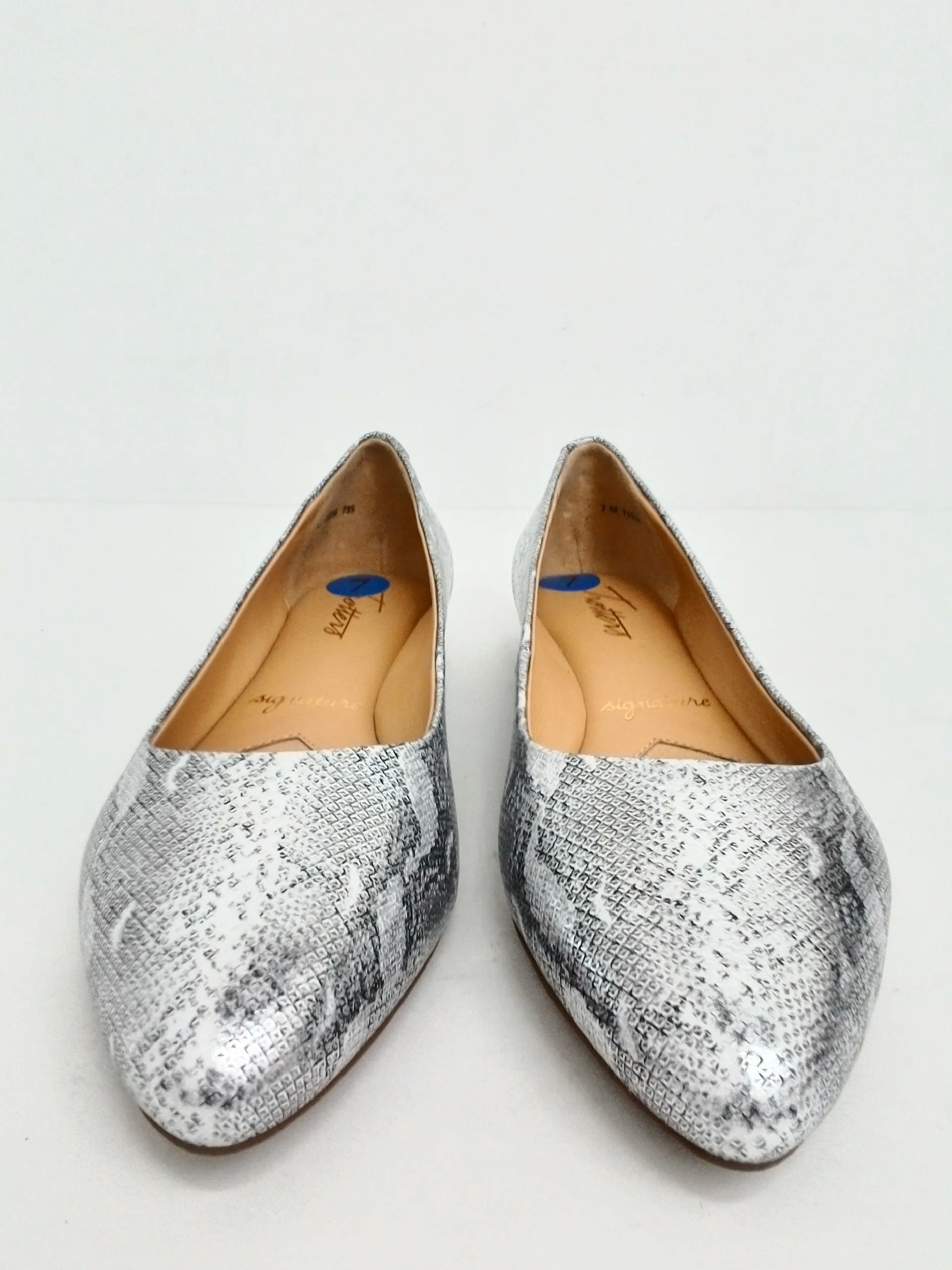 Trotters Women's Silver Leather Flats Size 7 M